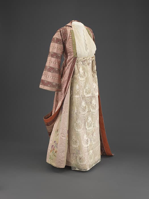 Married woman’s ensemble. Salonika, Ottoman Greece, early 20th century. Silk, brocaded and ribbed, cotton lace. The Israel Museum, Jerusalem, Gift of Esther Jeanne Aelion Ben-Susan, Paris, in memory of the mother Gracia; Gift of Flora and Shlomo Perahia, Claire and Robert Saltiel, Paris, in memory of their mother Rivka Perahia née Cohen; Gift of Vicki Sciaky, Tel Aviv, in memory of her husband Haim Joseph and her son Joseph Haim Sciaky; Gift of the Saloniki Jewry Research Center, Tel Aviv, B78.0191, B00.1322, B79.0666, B81.0780. Photo © The Israel Museum, Jerusalem by Mauro Magliani