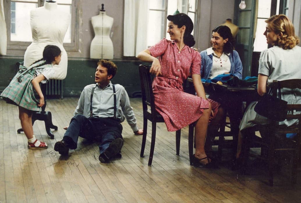 Still from Almost Peaceful. Michel Deville, France, 2002, 94 min., 35mm, French with English subtitles.