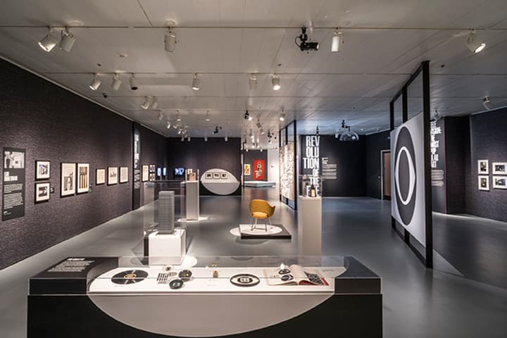 Installation view of the exhibition Revolution of the Eye: Modern Art and the Birth of American Television. The Jewish Museum, NY.  

Photo by: David Heald.